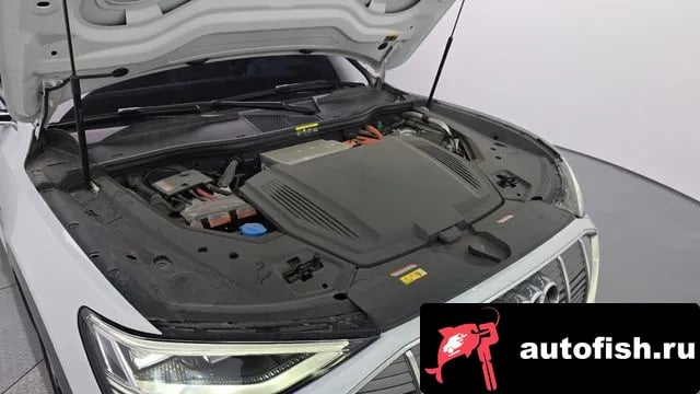 Audi e-tron e-Tron 2021 года - вид 6