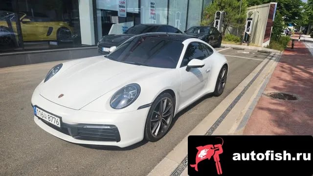 Porsche 911 911 (992) 2022 года - вид 3
