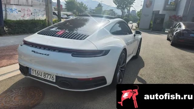 Porsche 911 911 (992) 2022 года - вид 4