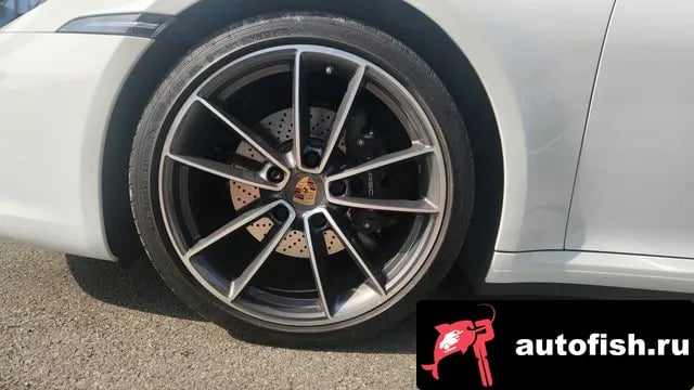 Porsche 911 911 (992) 2022 года - вид 5