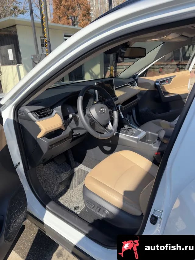 Toyota RAV4 RAV4 5th Generation 2024 года - вид 3