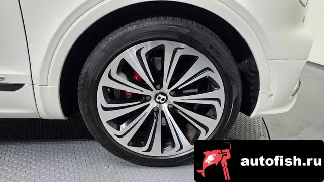Bentley Bentayga Benteiga 2021 года - вид 5