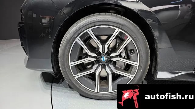 BMW 7-Series 7 Series (G70) 2025 года - вид 5