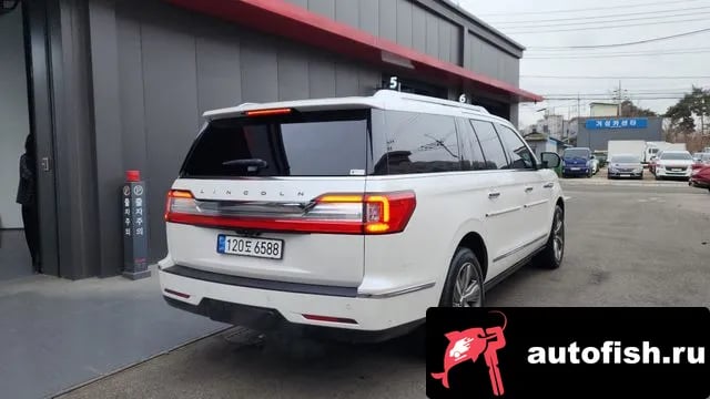 Lincoln Navigator Navigator 4th generation 2018 года - вид 2