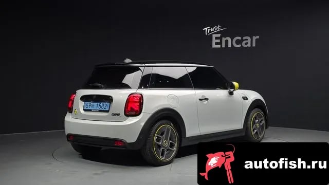 Mini Cooper Cooper Electric 2022 года - вид 2