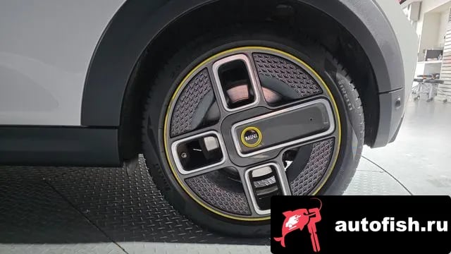 Mini Cooper Cooper Electric 2022 года - вид 5