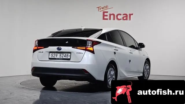 Toyota Prius Prius 4th Generation 2019 года - вид 2
