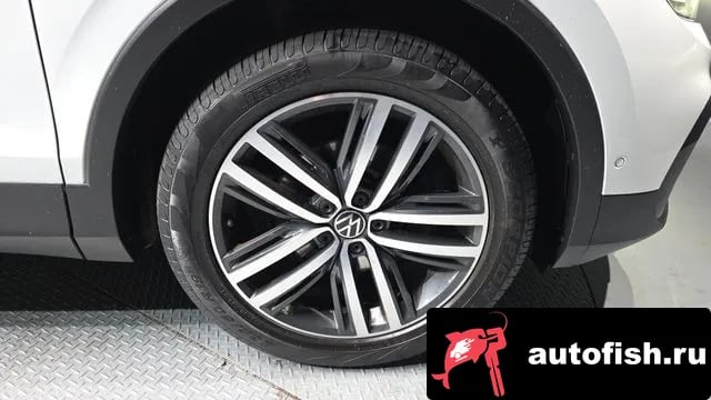 Volkswagen Tiguan Tiguan second Generation 2021 года - вид 5