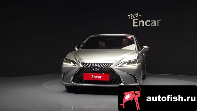 Lexus ES ES300h 7th generation 2020 года - вид 3