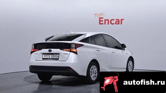 Toyota Prius Prius 4th Generation 2019 года - вид 2