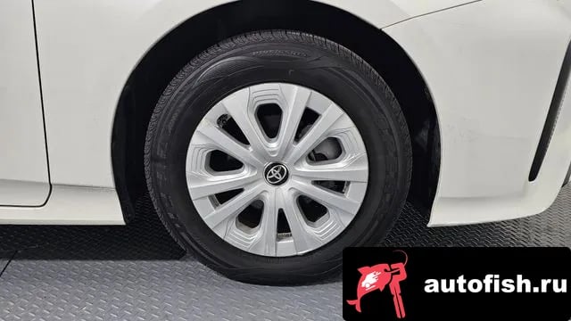 Toyota Prius Prius 4th Generation 2019 года - вид 5