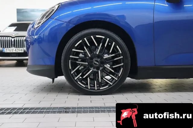 Mini Cooper Cooper Electric 4th Generation 2024 года - вид 5