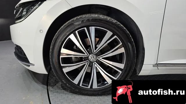 Volkswagen Arteon Atheon 2019 года - вид 5
