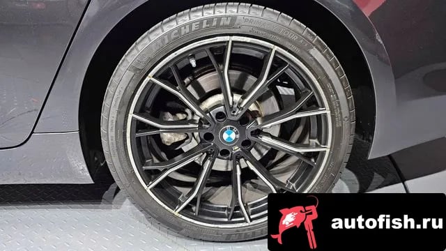 BMW 5-Series 5 Series (G30) 2019 года - вид 5