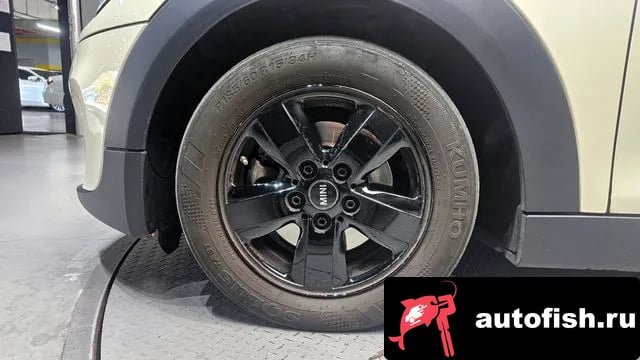 Mini Cooper Cooper D 2018 года - вид 5