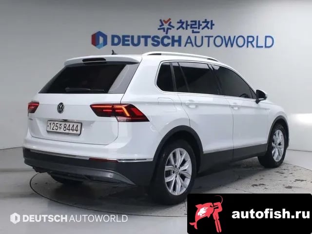 Volkswagen Tiguan Tiguan second Generation 2019 года - вид 2