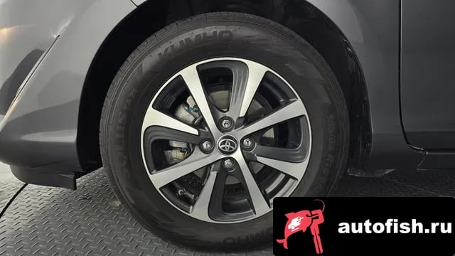 Toyota Prius Prius C 2018 года - вид 5