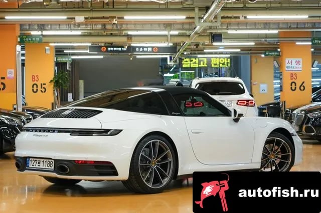 Porsche 911 911 (992) 2021 года - вид 2