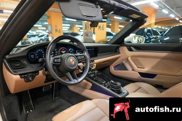 Porsche 911 911 (992) 2021 года - вид 6