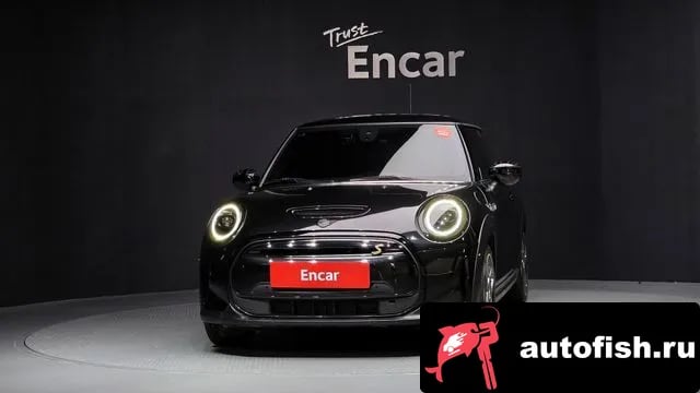 Mini Cooper Cooper Electric 2023 года - вид 3