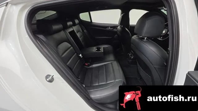 Kia Stinger Stinger 2018 года - похожие автомобили