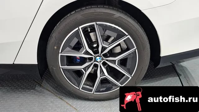 BMW 5-Series 5 Series (G60) 2025 года - вид 5
