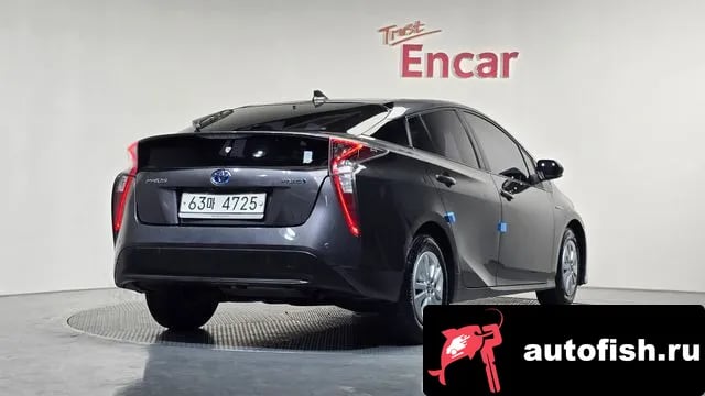 Toyota Prius Prius 4th Generation 2018 года - вид 2