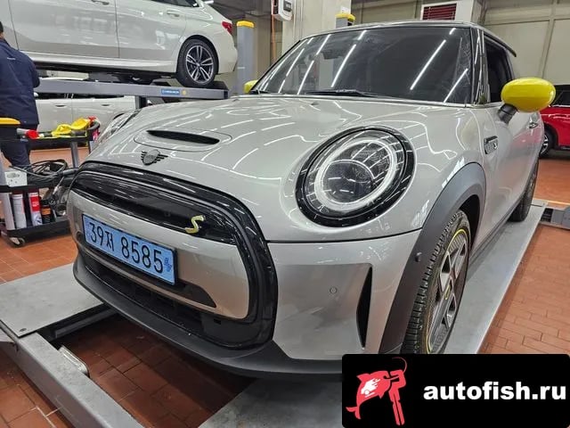 Mini Cooper Cooper Electric 2023 года - вид 2