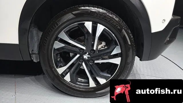 Peugeot 2008 e-2008 second generation 2022 года - вид 5