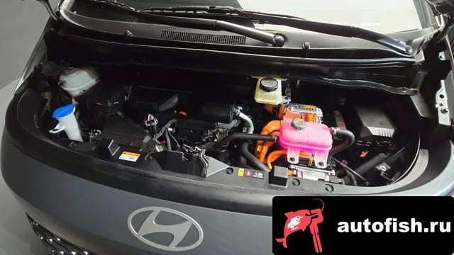Hyundai Staria Staria 2025 года - похожие автомобили