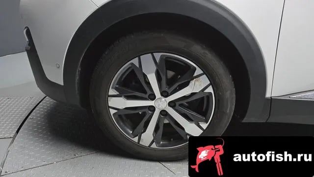 Peugeot 3008 3008 second generation 2018 года - вид 5