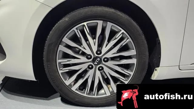 Kia K7 K7 Premier 2021 года - похожие автомобили