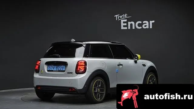 Mini Cooper Cooper Electric 2022 года - вид 2