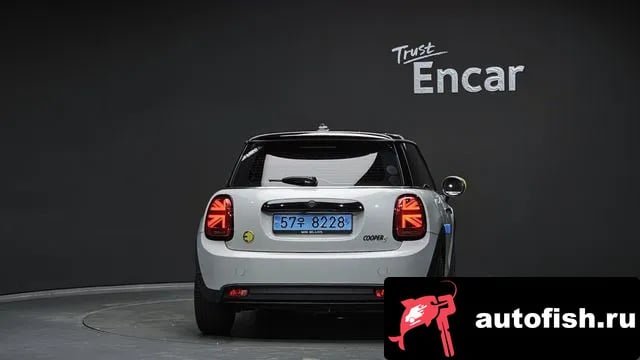 Mini Cooper Cooper Electric 2022 года - вид 4