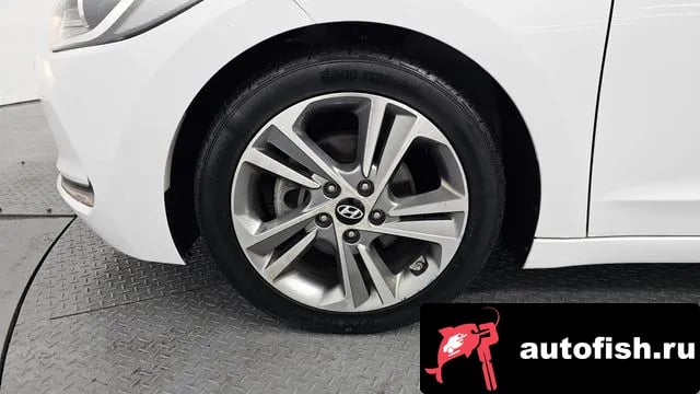 Hyundai AVANTE Avante AD 2018 года - вид 5