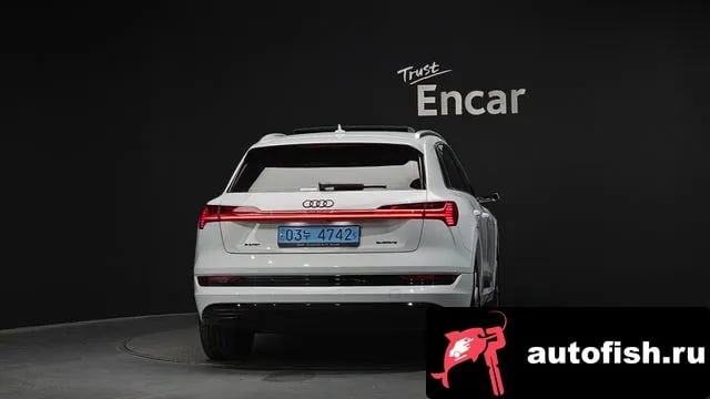 Audi e-tron e-Tron 2023 года - вид 4
