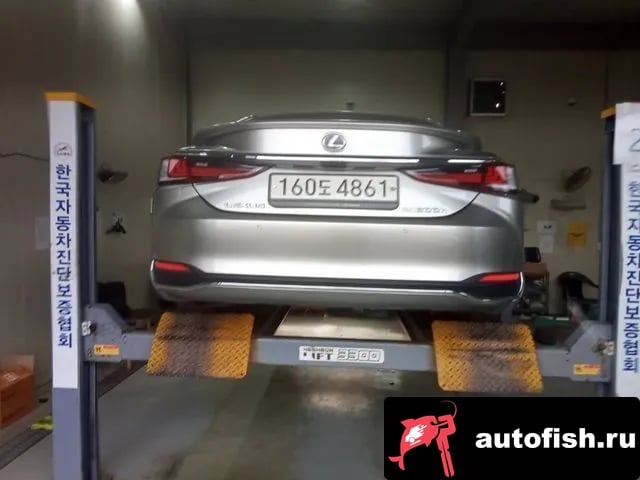 Lexus ES ES300h 7th generation 2019 года - вид 2