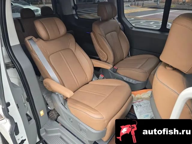Hyundai Staria Staria 2025 года - похожие автомобили