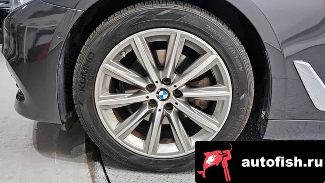 BMW 5-Series 5 Series (G30) 2019 года - вид 5