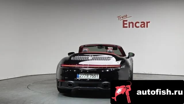 Porsche 911 911 (992) 2022 года - вид 3