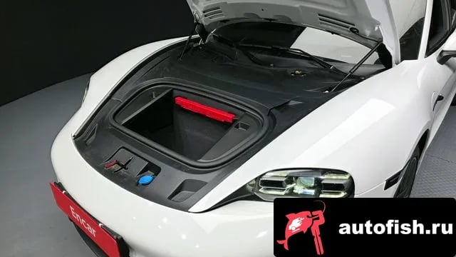 Porsche Taycan Taikan 2023 года - вид 6