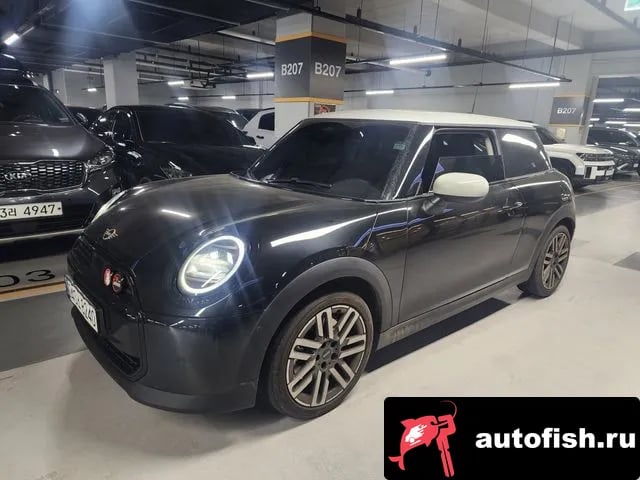 Mini Cooper Cooper C 4th generation 2024 года - вид 2