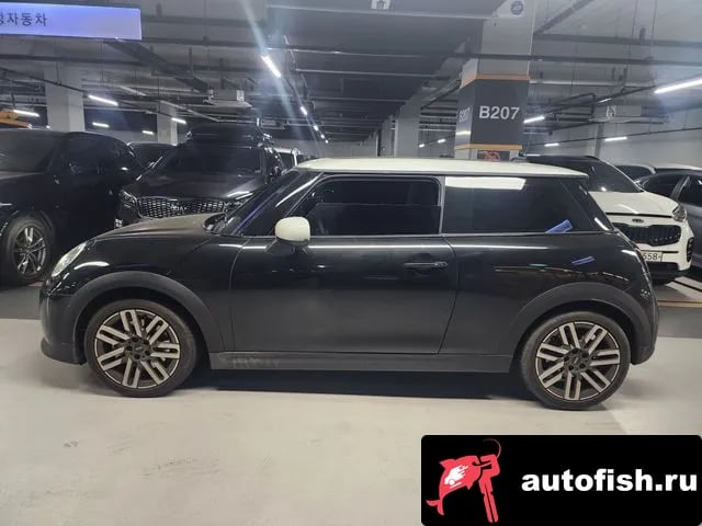 Mini Cooper Cooper C 4th generation 2024 года - вид 3