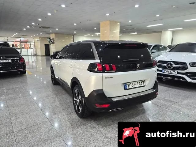 Peugeot 5008 5008 second generation 2021 года - вид 3