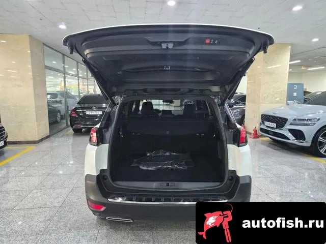 Peugeot 5008 5008 second generation 2021 года - вид 5