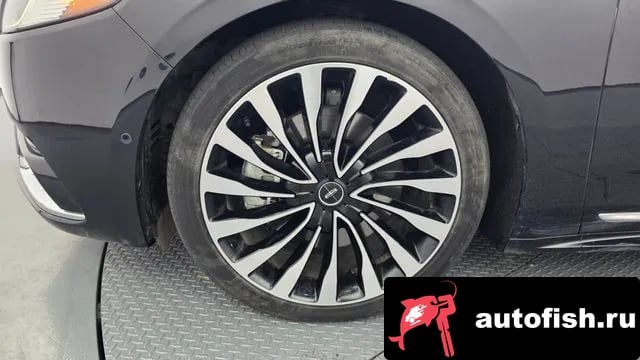 Lincoln Continental Continental 10th Generation 2020 года - вид 4