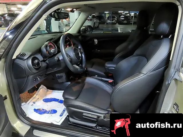 Mini Cooper Cooper 2020 года - вид 6