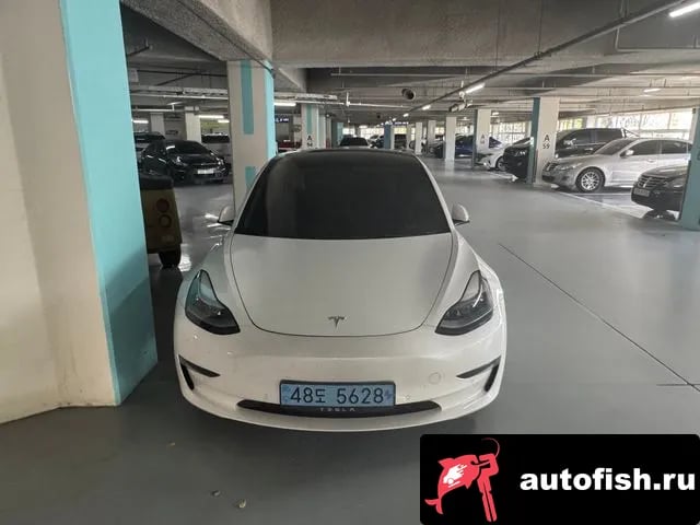 Tesla Model 3 Model 3 2022 года - вид 1