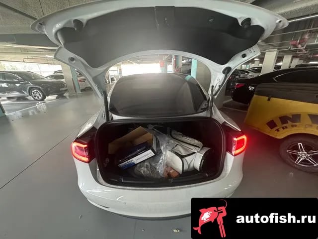 Tesla Model 3 Model 3 2022 года - вид 5