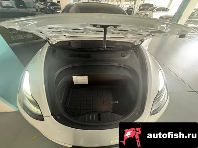 Tesla Model 3 Model 3 2022 года - вид 6